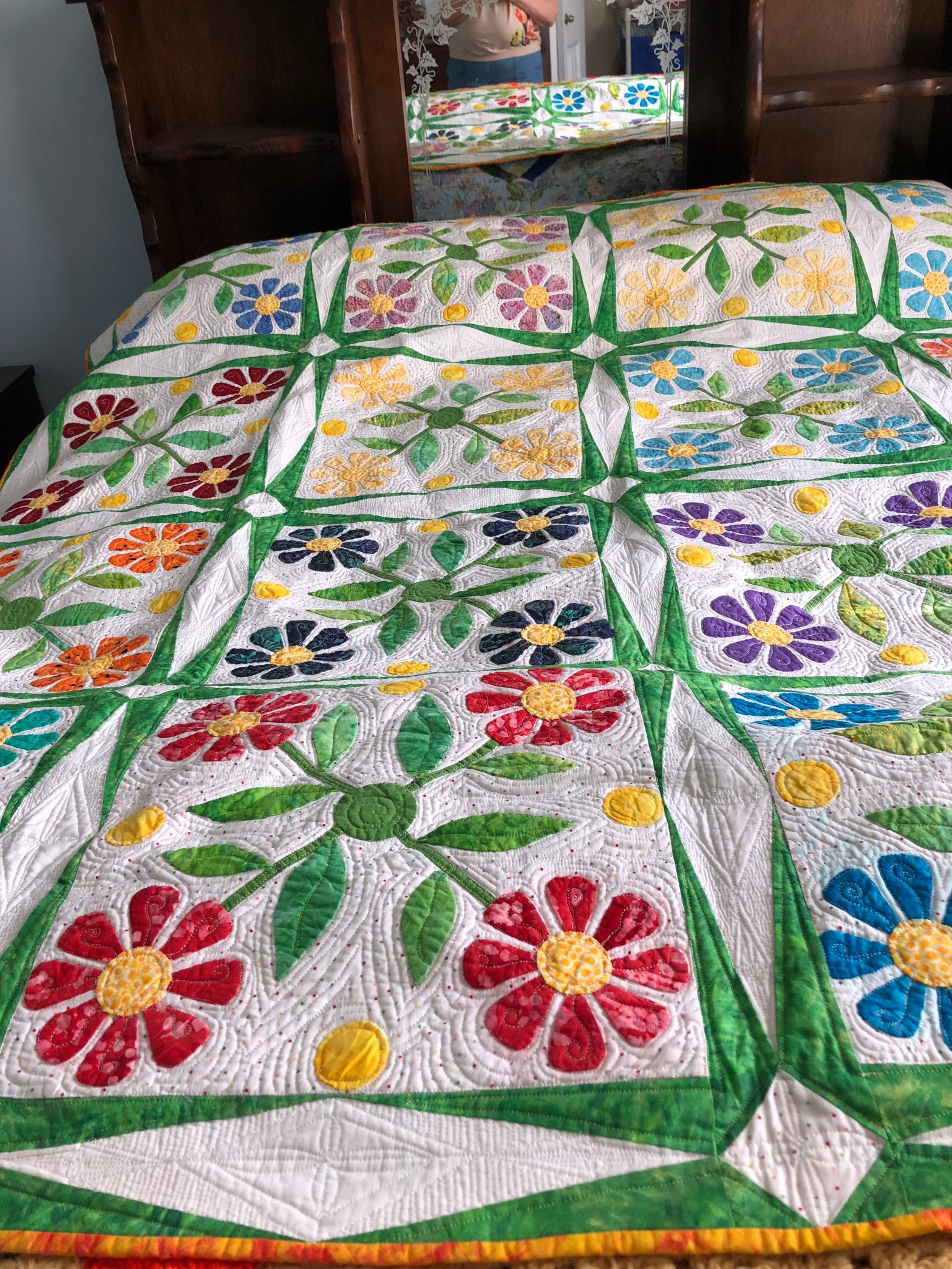 Flowers and Greenery Applique quilt whole view